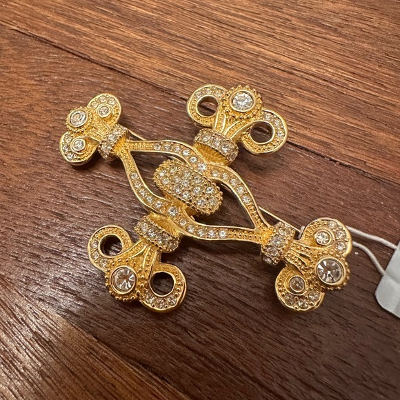 Christian Dior women’s vintage brooch - Picture 1 of 7